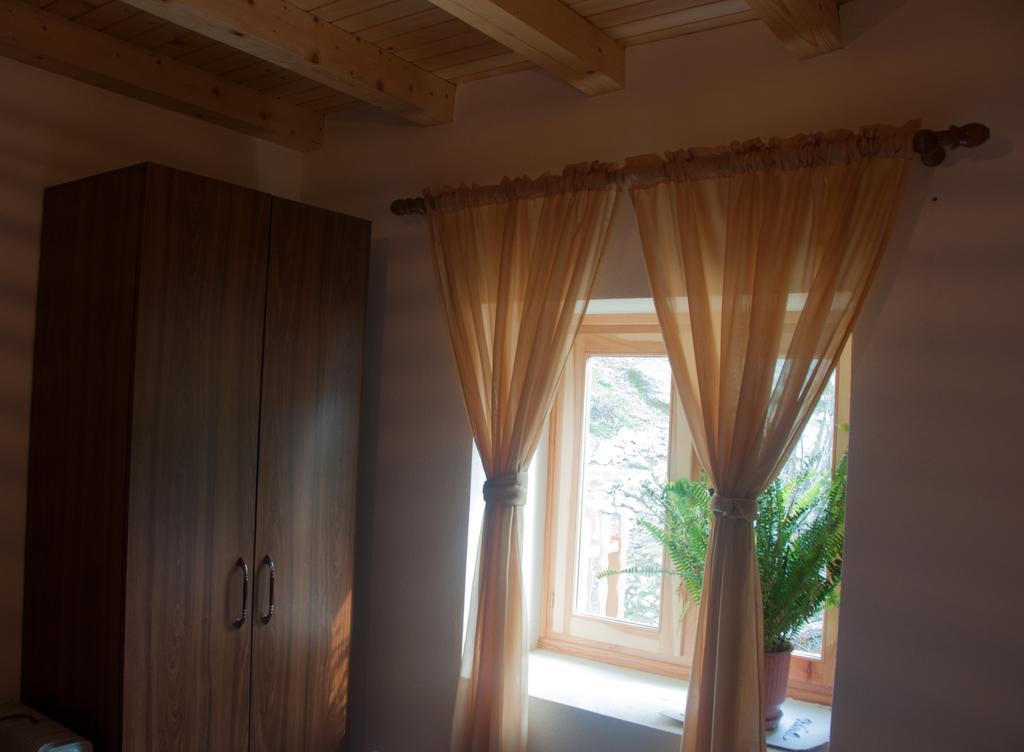 Aste Guesthouse Tropoje 객실 사진