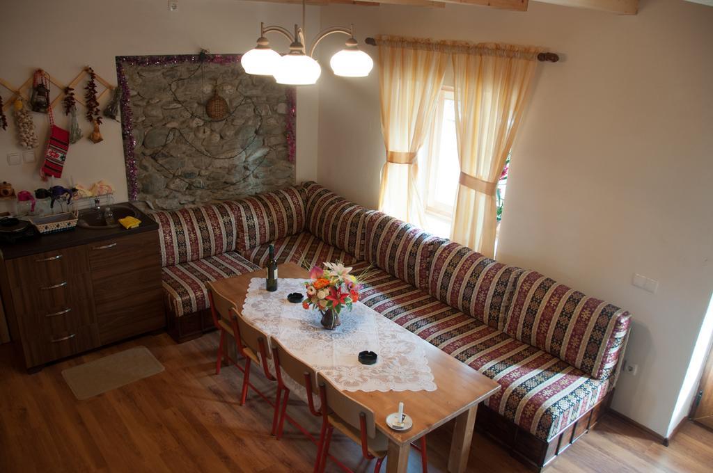 Aste Guesthouse Tropoje 외부 사진