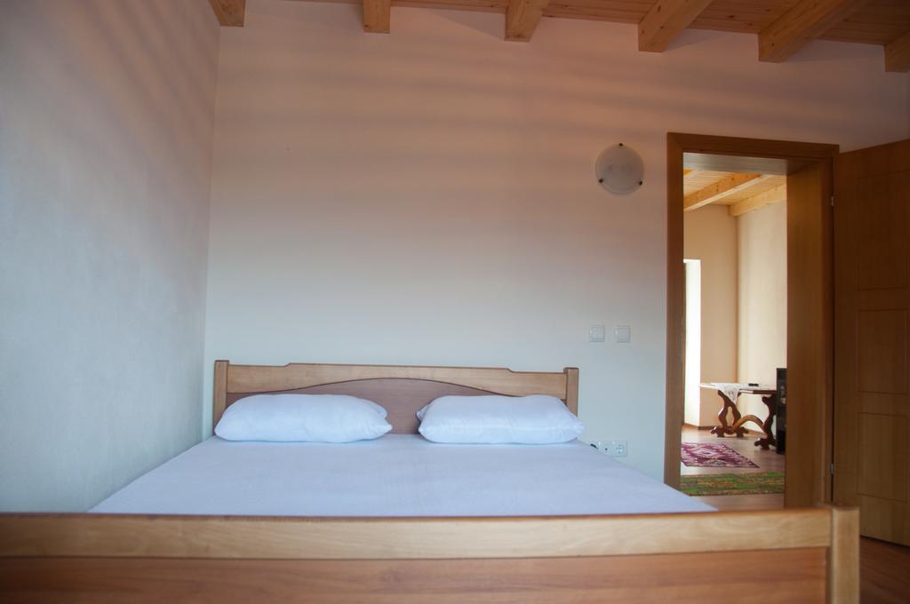 Aste Guesthouse Tropoje 객실 사진