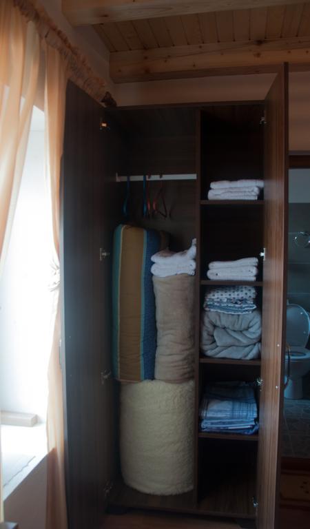 Aste Guesthouse Tropoje 객실 사진