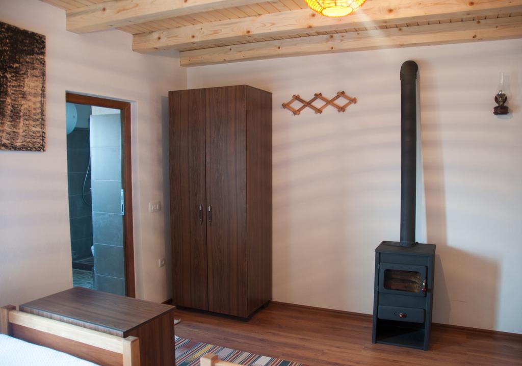 Aste Guesthouse Tropoje 객실 사진