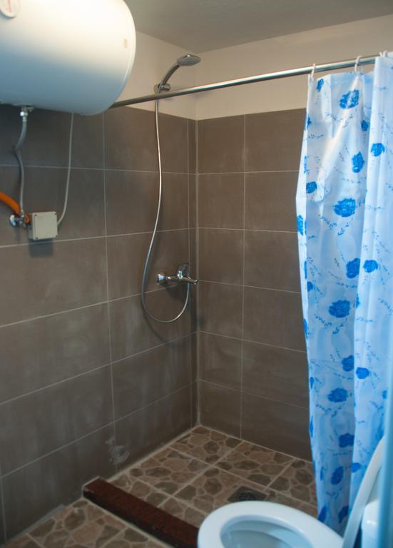 Aste Guesthouse Tropoje 객실 사진