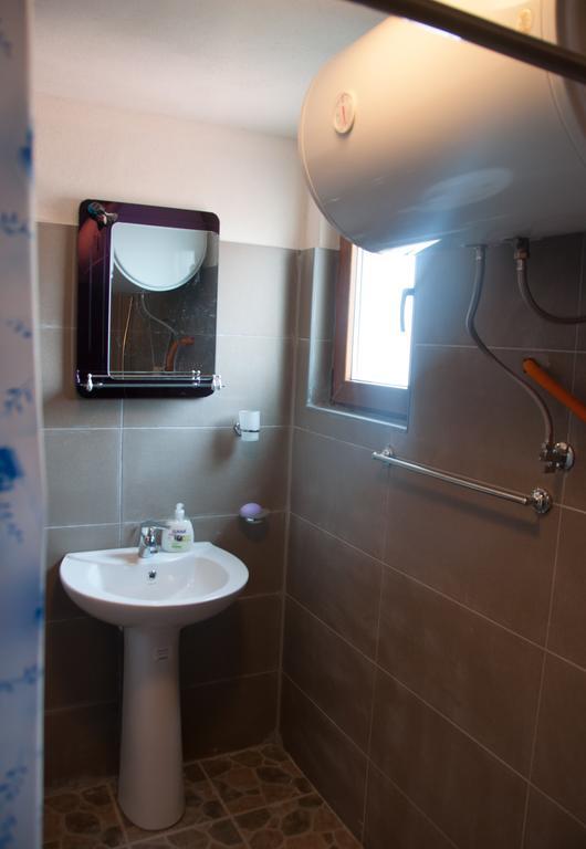 Aste Guesthouse Tropoje 객실 사진