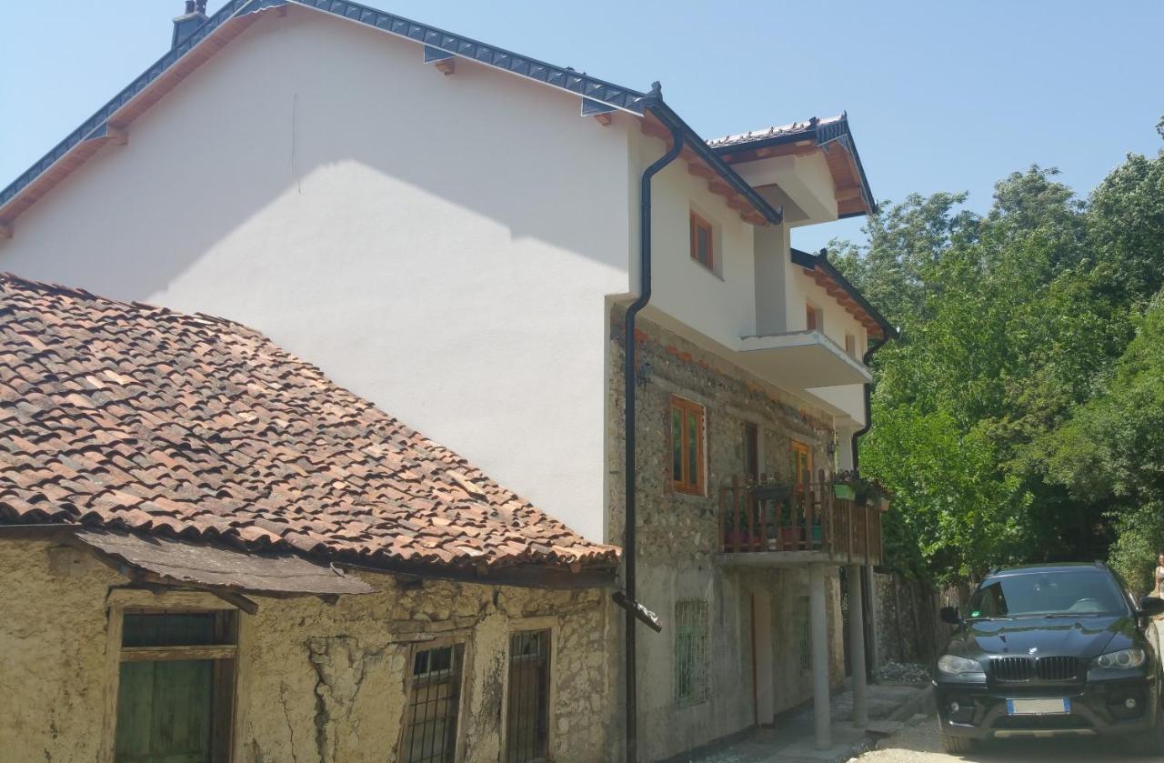 Aste Guesthouse Tropoje 외부 사진